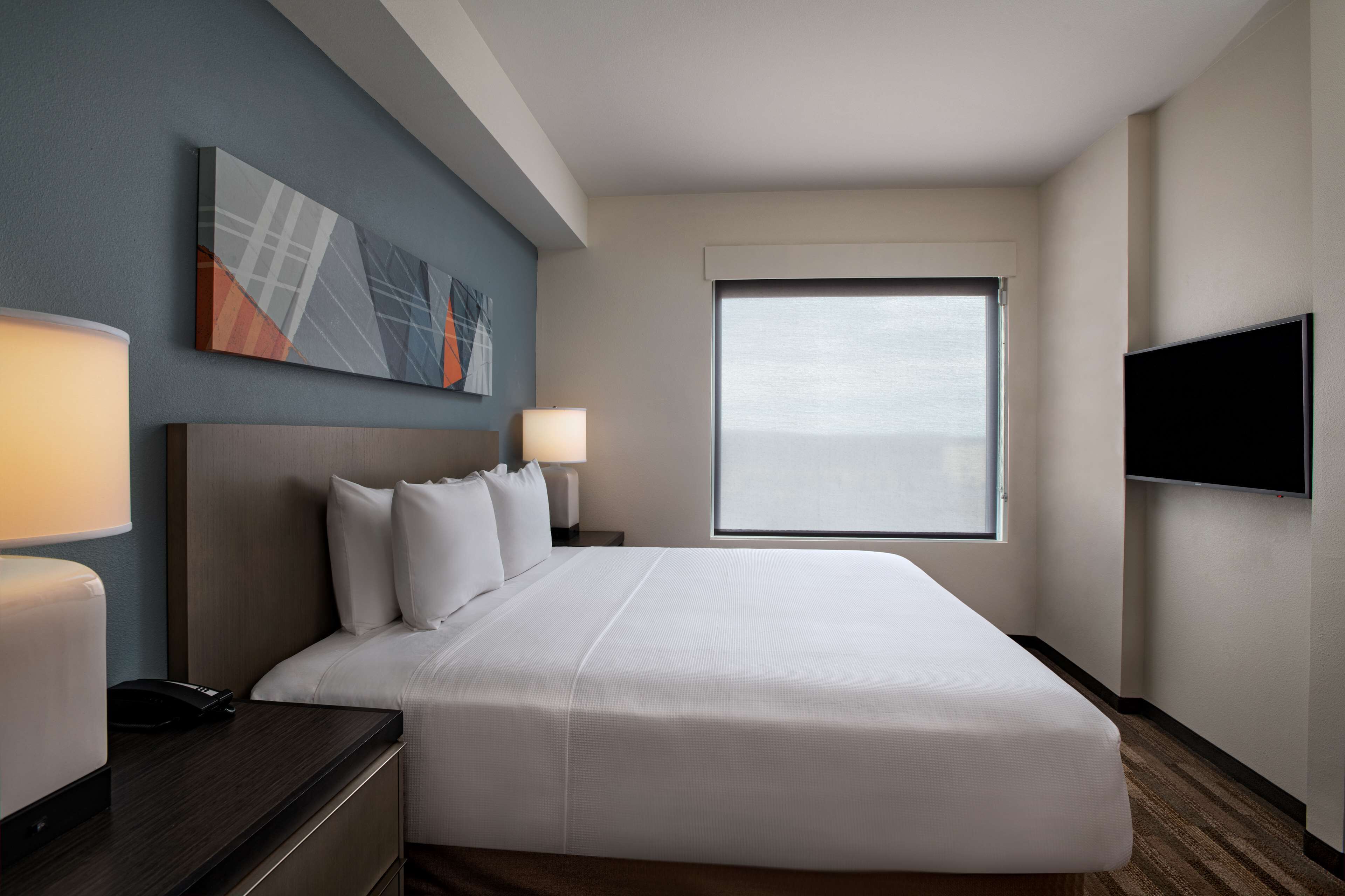 suite, 1 bedroom | desk, free wifi, bed sheets