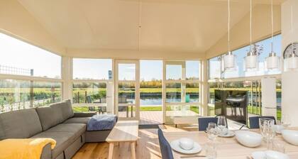 Design, geradlinig and geschmackvoll beschreiben das aus 2018 datierende Inselhaus am besten! Aus de