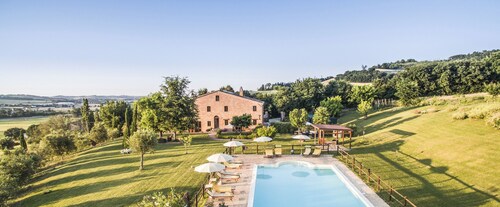 Casalantico, Villa with pool and Jacuzzi for exclusive use