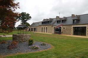 Exterior - Lanhellen Vihan's home (Rostrenen)