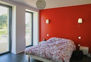 4 間睡房、房內夾萬、熨斗/熨衫板、Wi-Fi