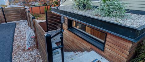 المنطقة المحيطة بالمنشأة