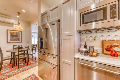 Beautiful Combo Home Located in Downtown Portland - Close to the Beach