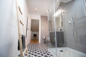 Hair dryer, towels, soap, shampoo - Unique Design Loft @Intendente (Lisboa)