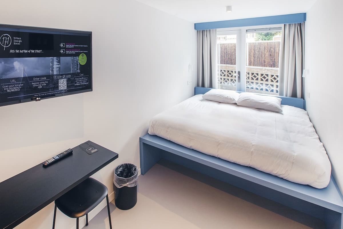 Kleine Tweepersoonskamer | Een kluis op de kamer, individueel gedecoreerd, gratis wifi, beddengoed
