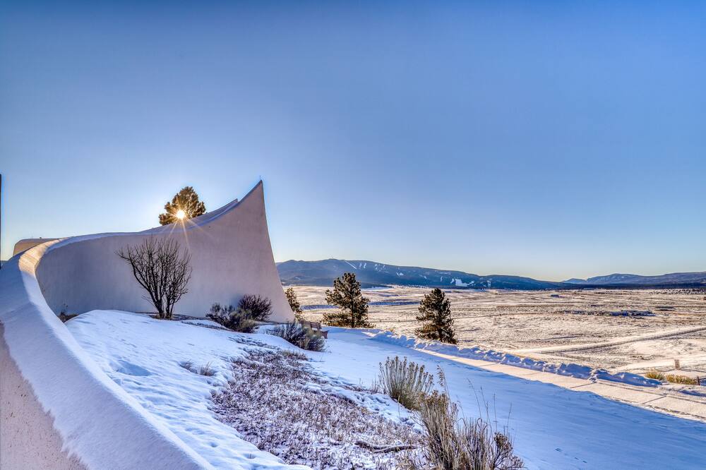 Stylish corner condo with views, jetted tub, resort access, and free WiFi