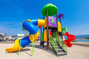 Children’s play area – outdoor