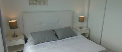 5 chambres, bureau, Wi-Fi gratuit, draps fournis