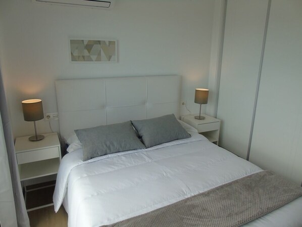 5 bedrooms, desk, free WiFi, bed sheets