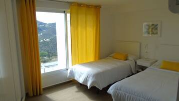 5 slaapkamers, een bureau, gratis wifi, beddengoed