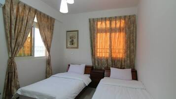 Double Room, Mountain View | Desk, free WiFi