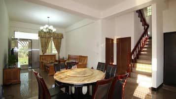 Daily local cuisine breakfast (TWD 50 per person)