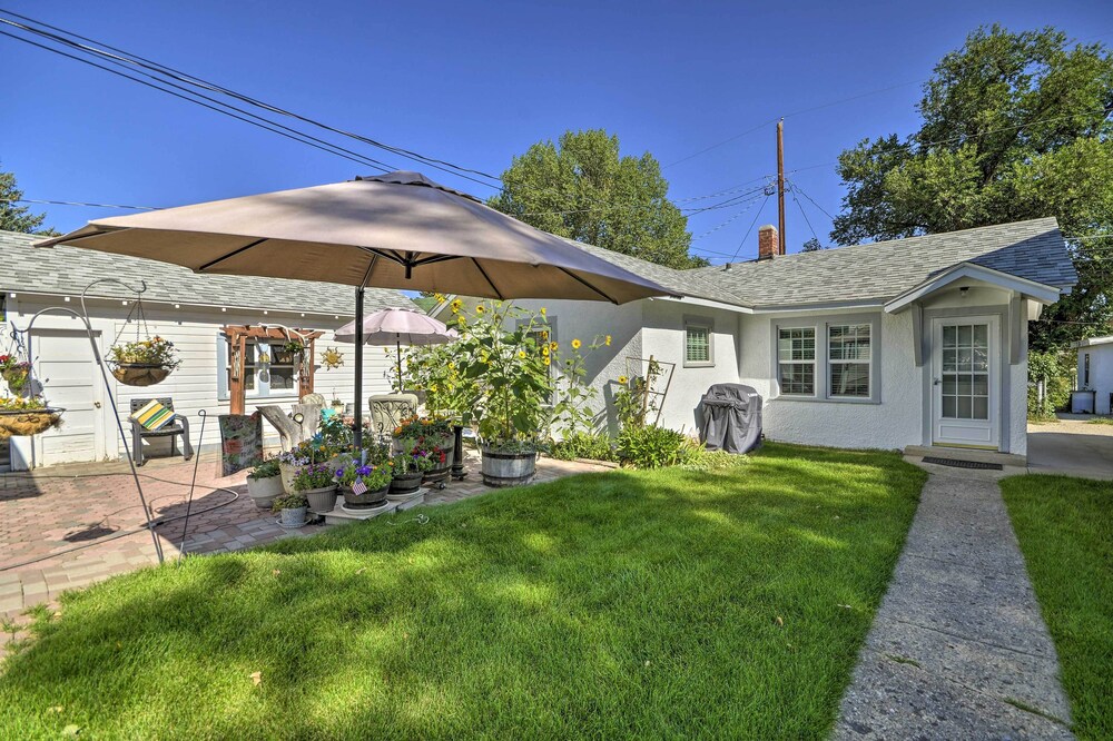Well-equipped Cody Cottage: 2 Miles to Cody Rodeo!