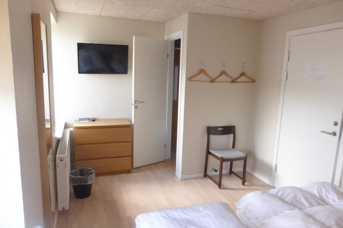 basic twin room | 1 bedroom, iron/ironing board, rollaway beds, free wifi