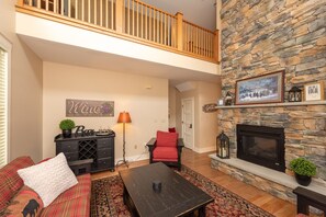 Flat-screen TV, fireplace