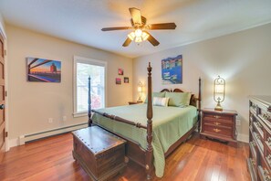 2 bedrooms, iron/ironing board, Internet, bed sheets - Day Trips to Boyne Mtn! Downtown Charlevoix Duplex (Charlevoix)