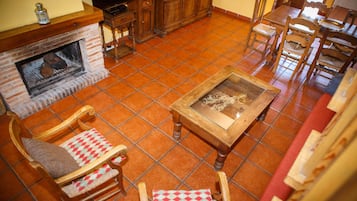 Fernseher, Kamin