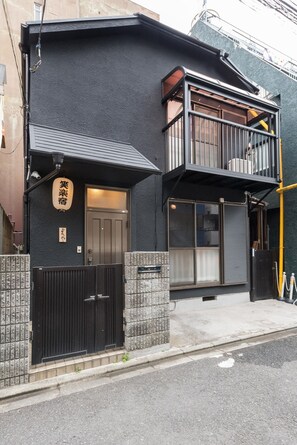 Exterior detail - 2 mins SHINJUKU Modern 3 Bedrooms10 people1AA15 - Smile / Shinjuku-ku Tokyo (Shinjuku-ku)