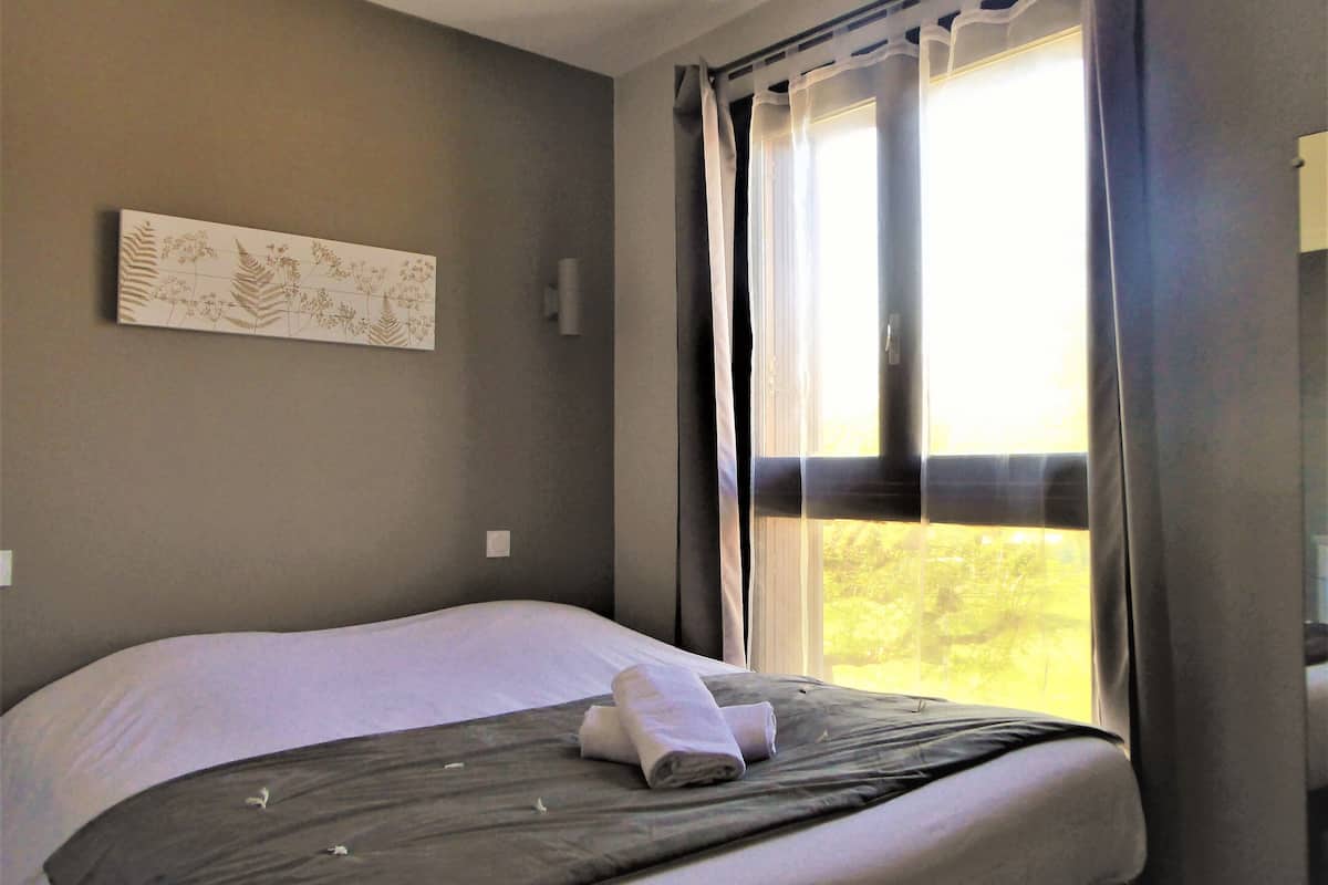 classic room | individually decorated, individually furnished, iron/ironing board