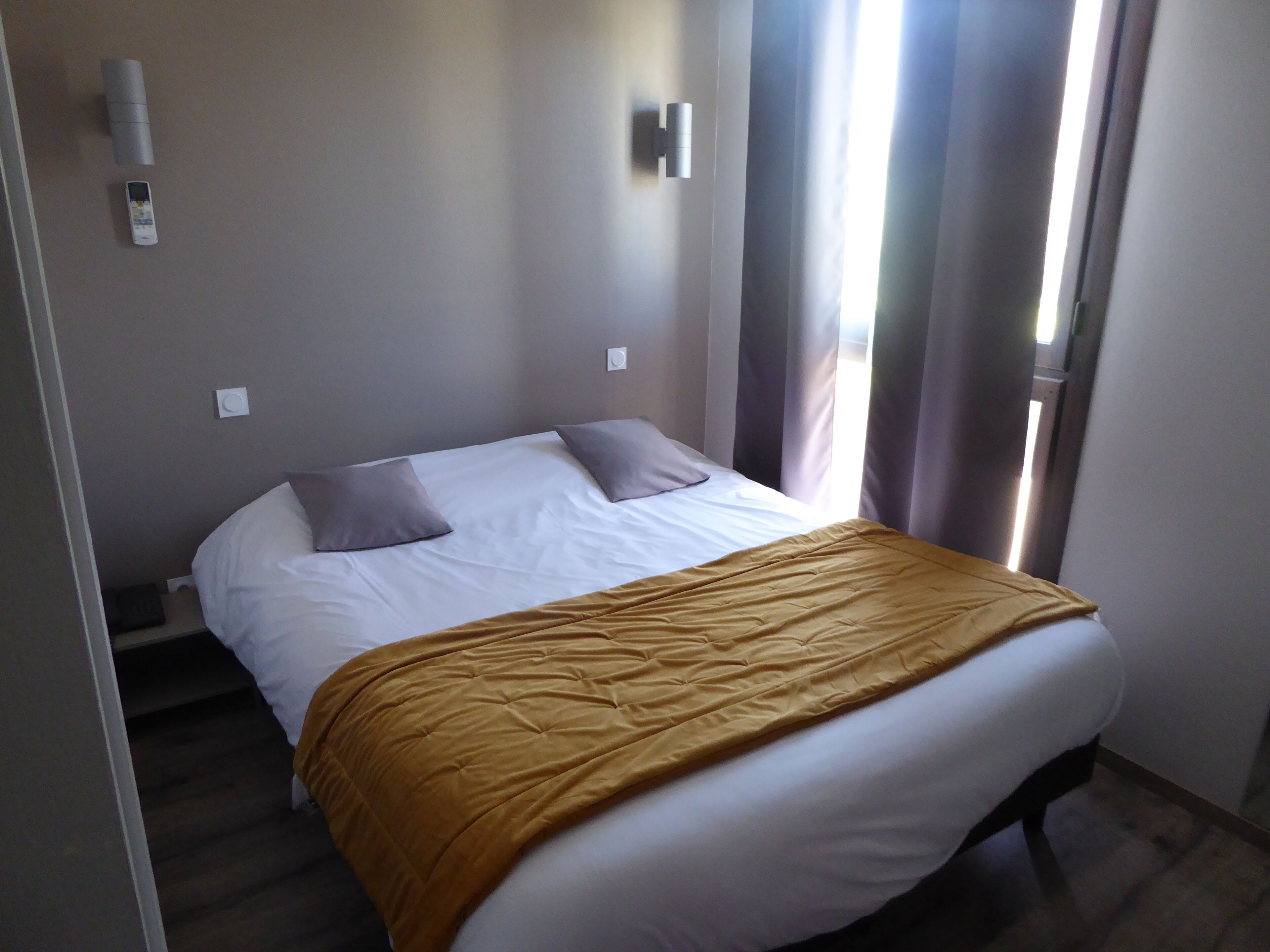 classic room | individually decorated, individually furnished, iron/ironing board