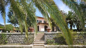 Exterior detail - Villa Le Palme (Campo nell'Elba)