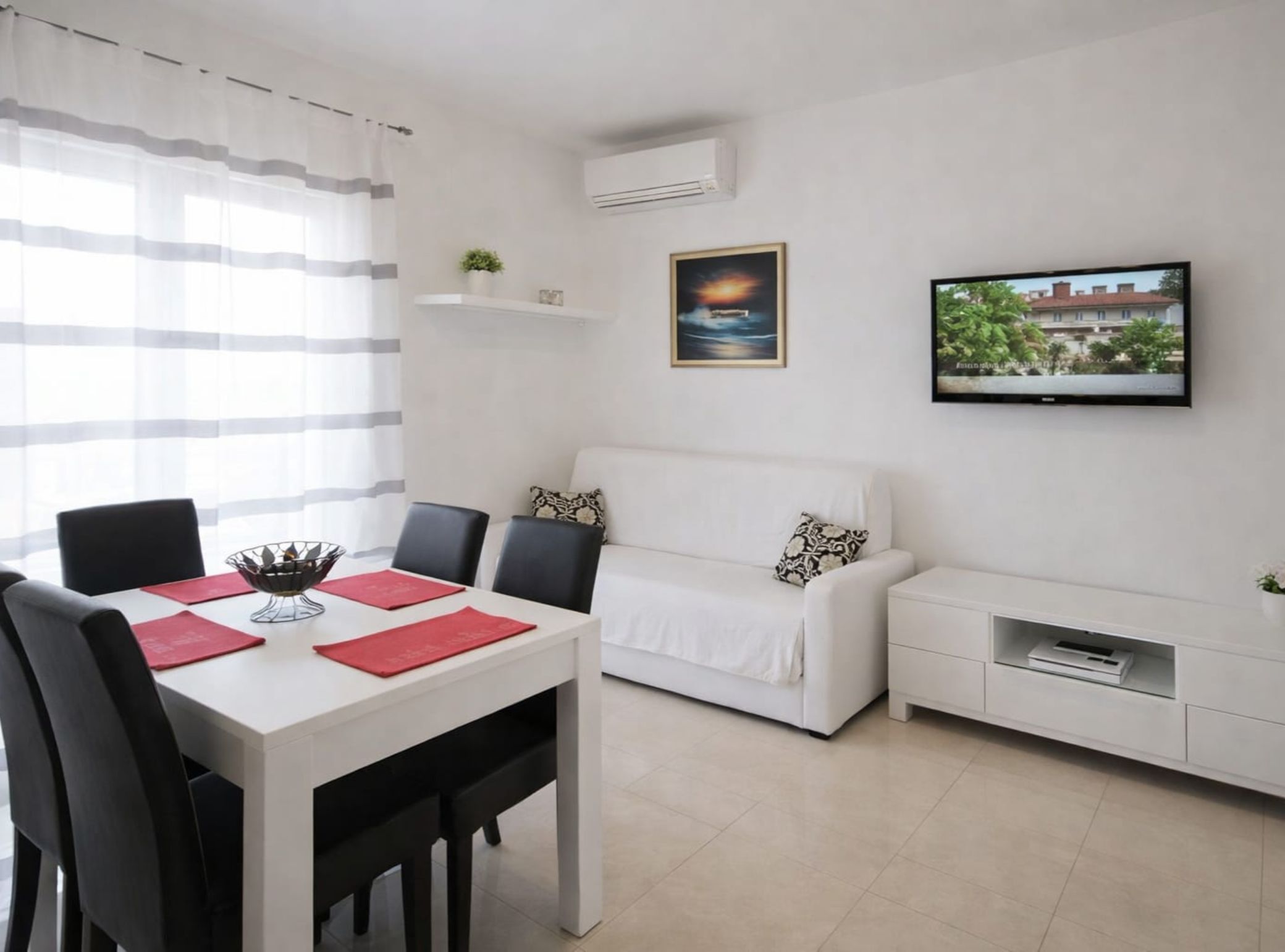 Apartment (One bedroom apartment with terrace) | Living room | Flat-screen TV