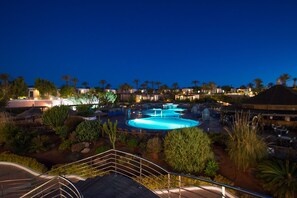 2 piscinas externas