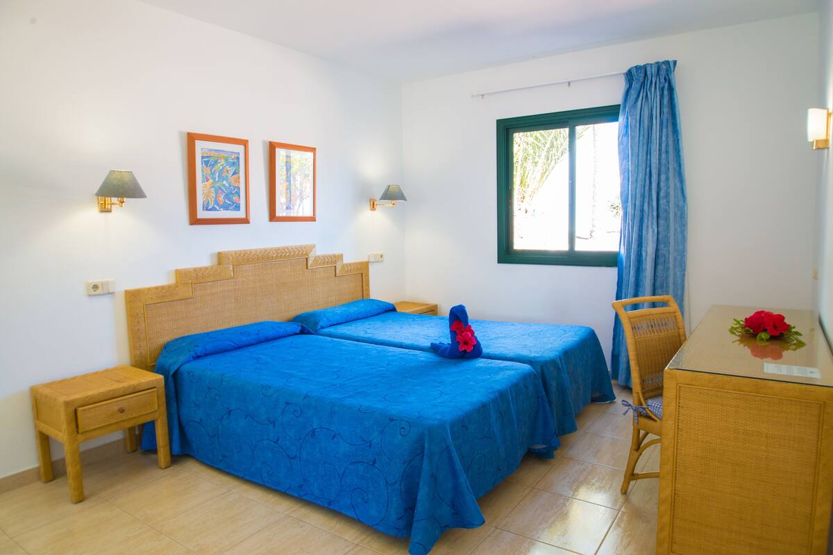Cunas gratuitas, wifi, ropa de cama