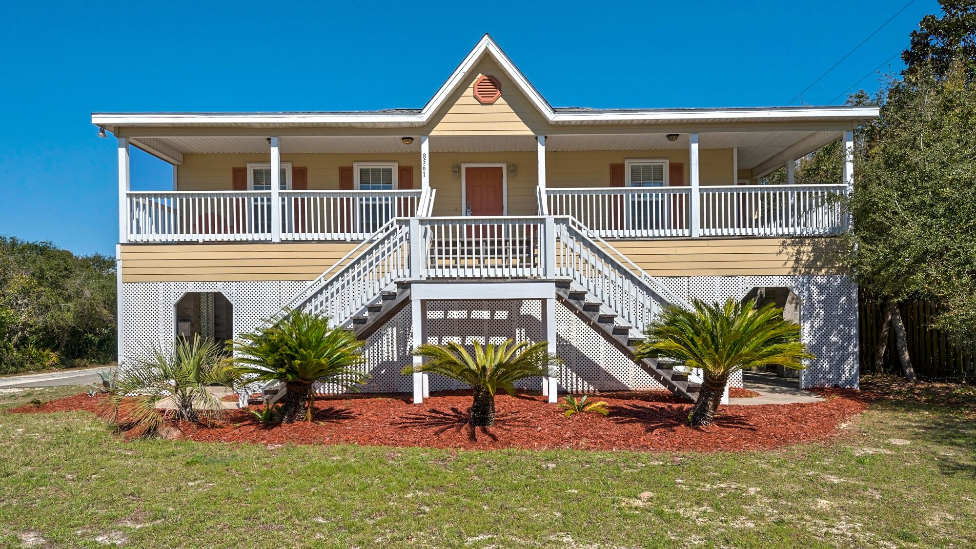 Classic Beach Retreat Just a Minute from the Beach Access in Seacrest on 30A