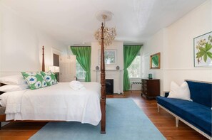 6 habitaciones, tabla de planchar con plancha y internet