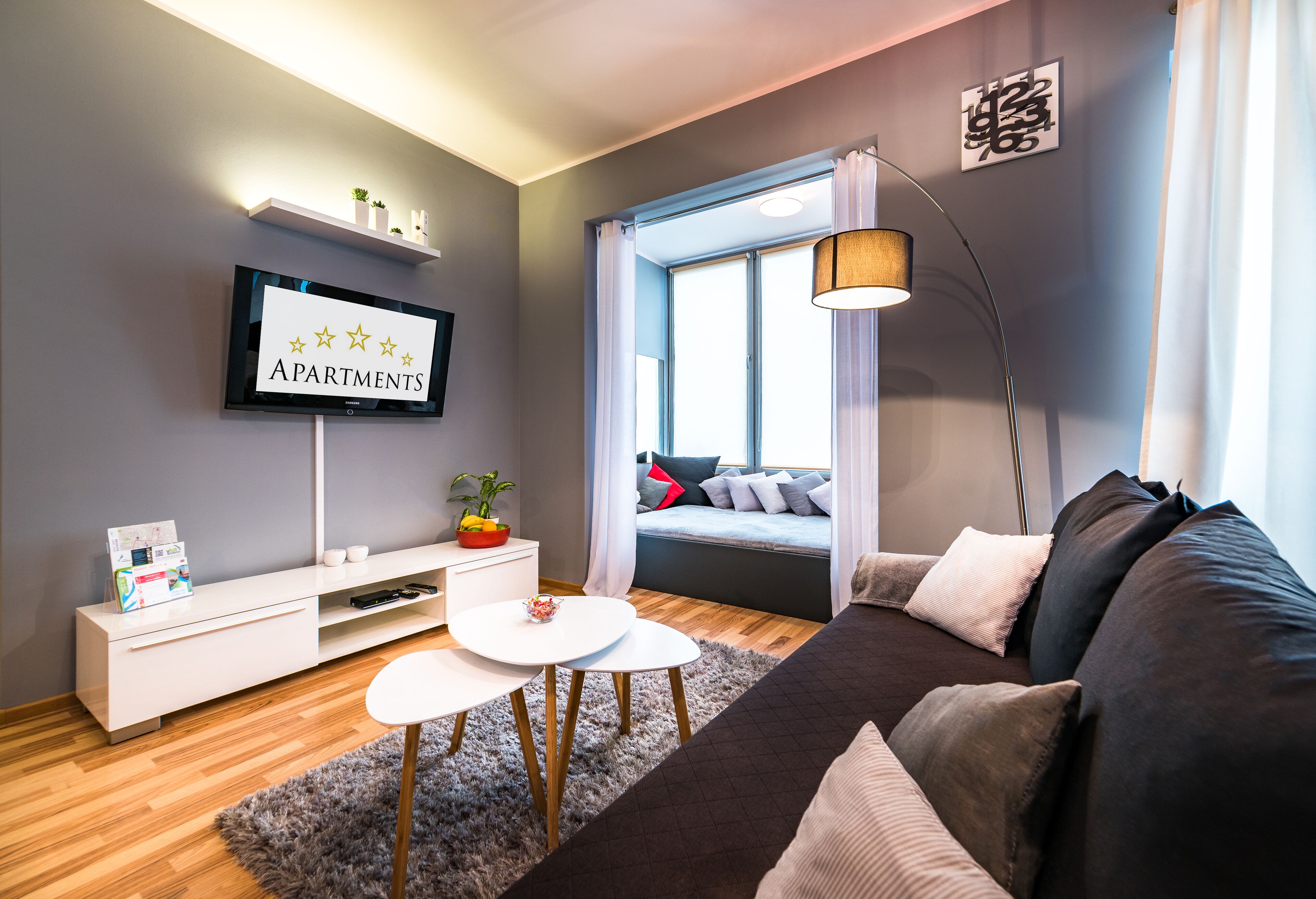 クラシック アパートメント | リビングルーム | 薄型テレビ