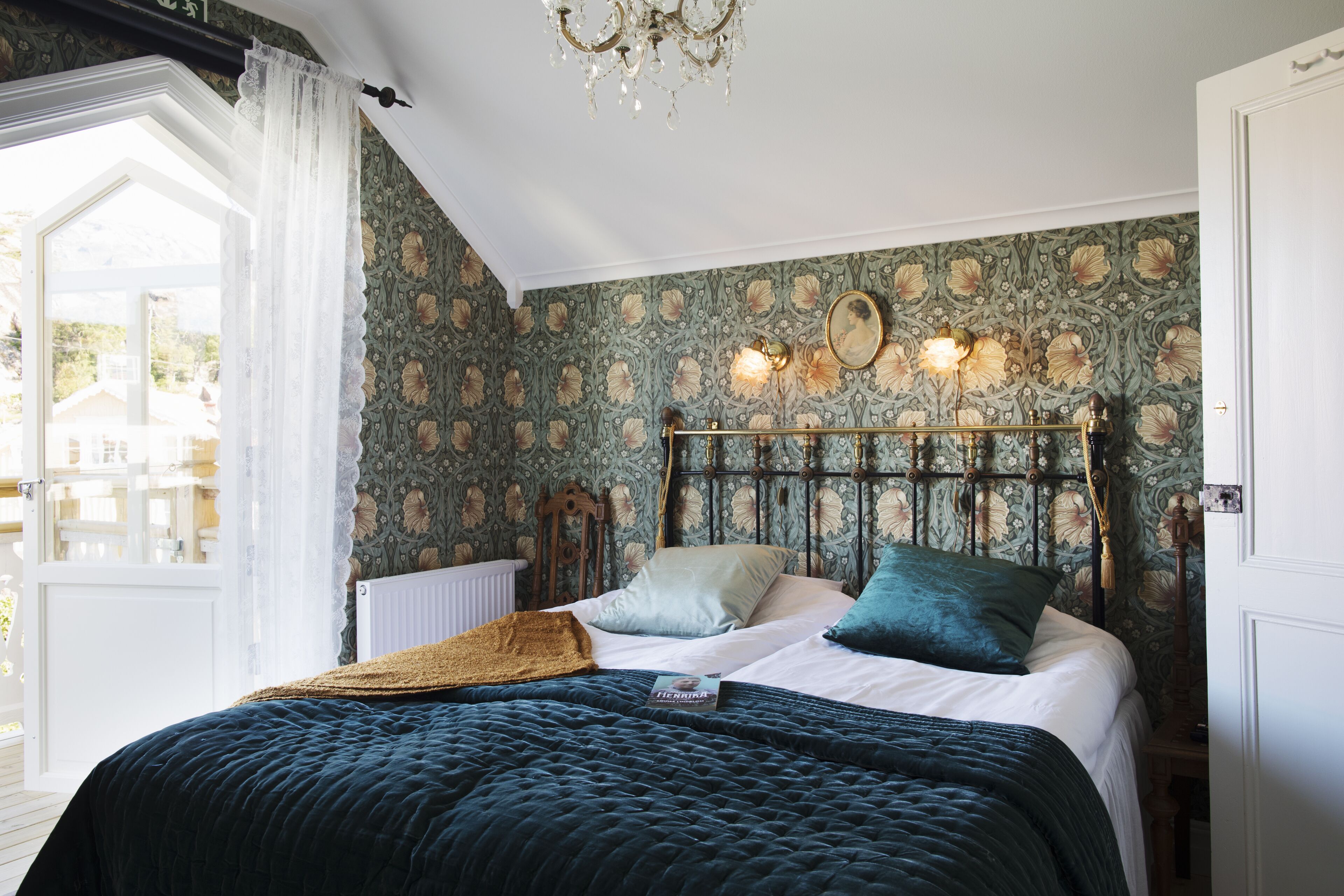 romantic double room | 1 bedroom, individually decorated, individually furnished