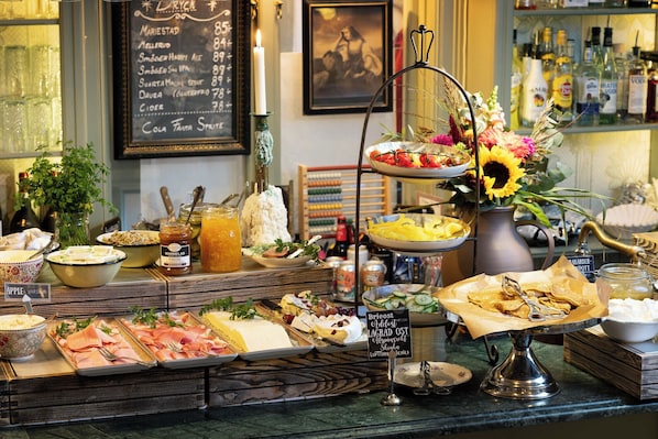Petit déjeuner buffet compris tous les jours
