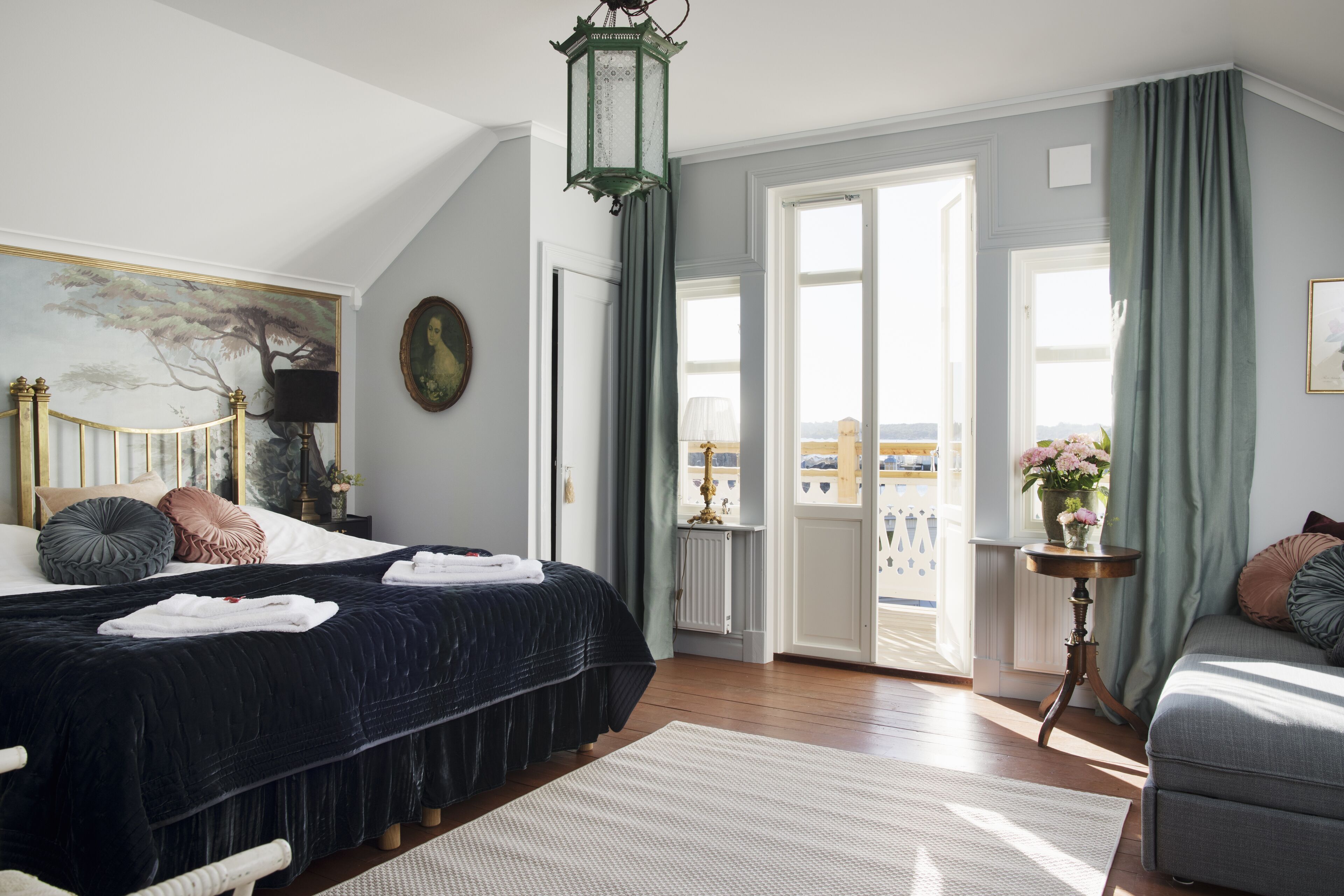 mini suite | 1 bedroom, individually decorated, individually furnished