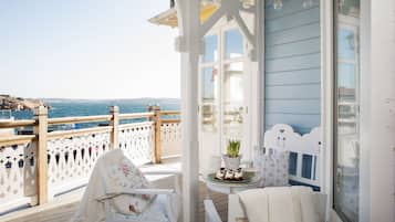Apartment | 1 bedroom, individually decorated, individually furnished