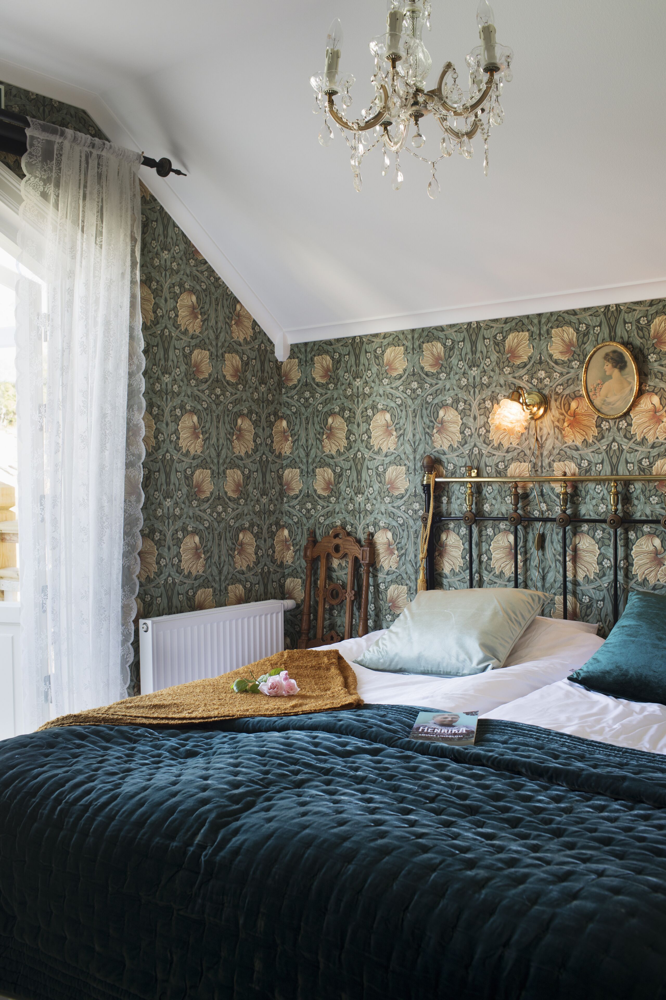 romantic double room | 1 bedroom, individually decorated, individually furnished