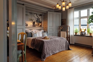 Apartment | Blackout drapes, iron/ironing board (on request), WiFi (free)