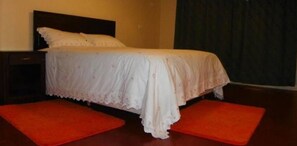 Doppelzimmer | Verdunkelungsvorhänge, Bettwäsche