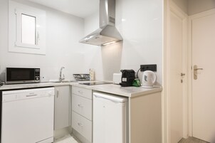 Peti sejuk, ketuhar gelombang mikro, ketuhar, dapur 