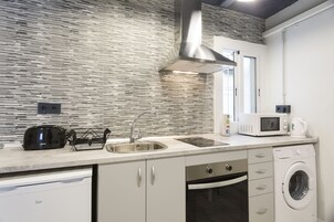 Peti sejuk, ketuhar gelombang mikro, ketuhar, dapur 