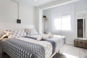 2 bedrooms, iron/ironing board, free WiFi, bed sheets - Stay U-nique Apartment Llobregat (L'Hospitalet de Llobregat)