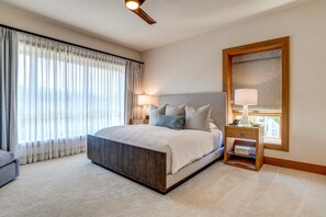 3 bedrooms, iron/ironing board, travel crib, free WiFi