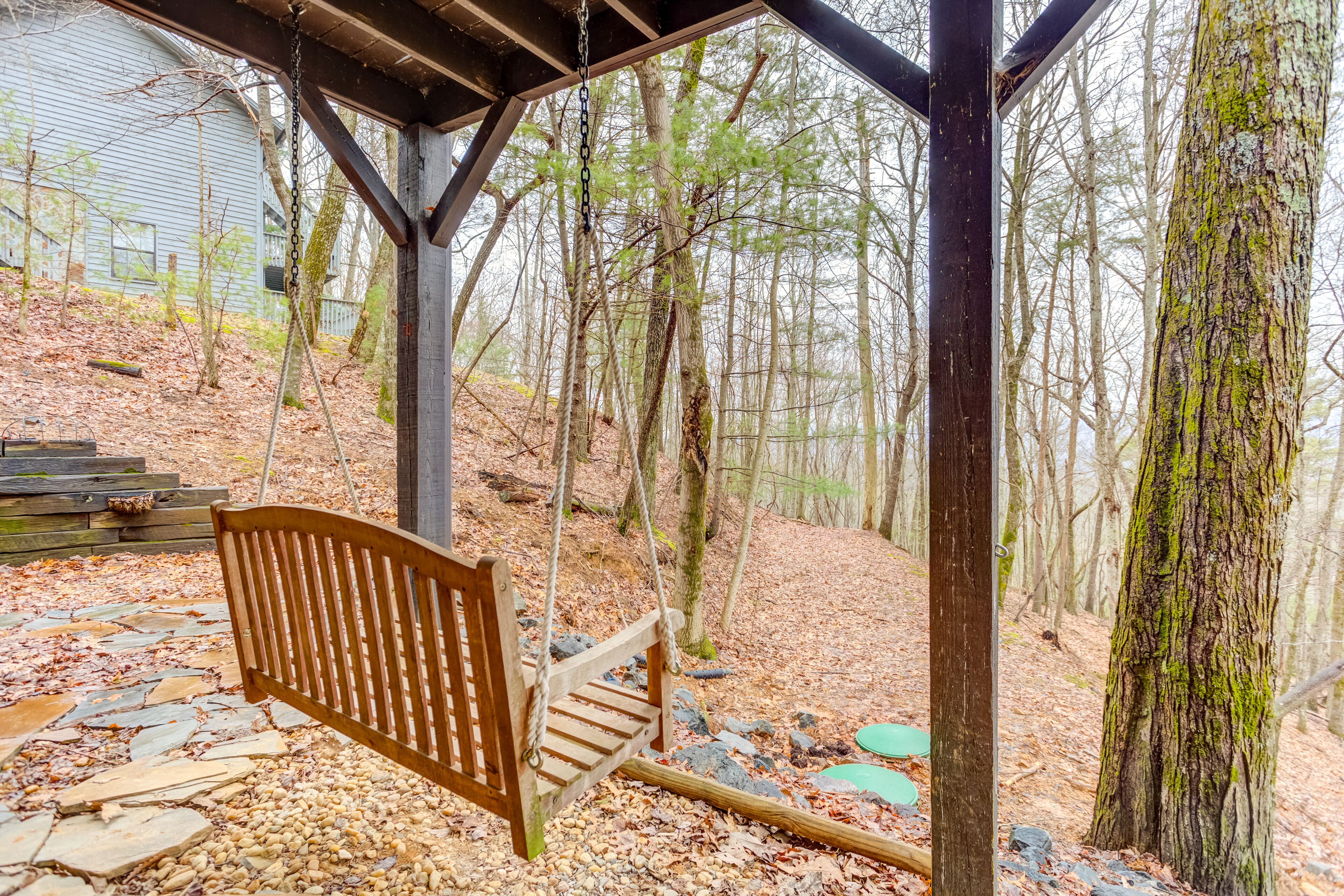 Woodsy retreat w/ a seasonal, shared pool, tennis, & basketball court!