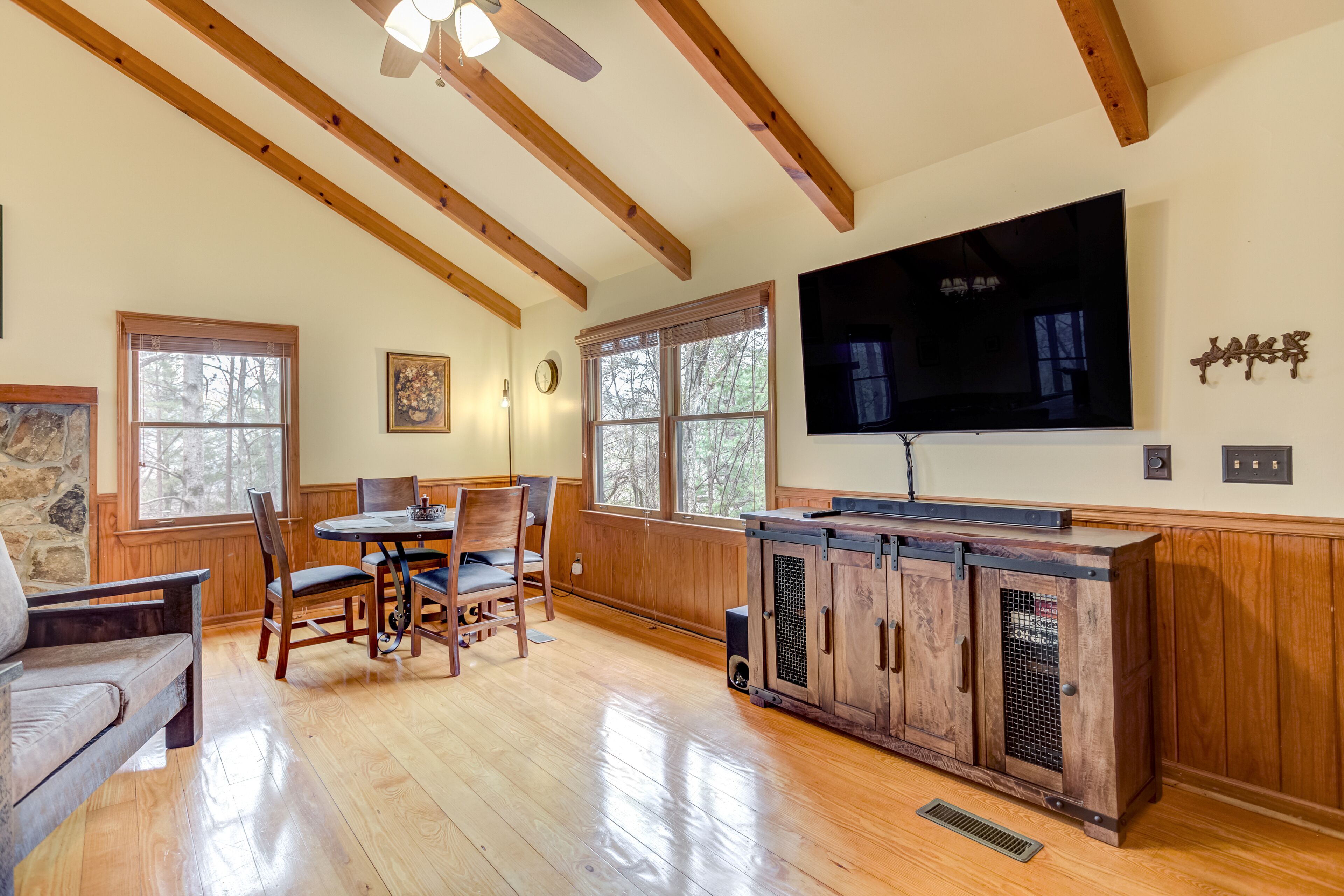 Woodsy retreat w/ a seasonal, shared pool, tennis, & basketball court!