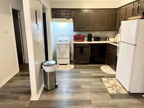 Private kitchen - North Jackson-Ridgeland Medical District Hideaway- Ring Safe (Jackson)