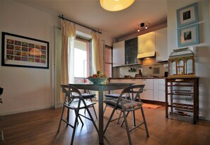 Appartamento, 1 camera da letto | Cucina privata | Frigorifero con congelatore, microonde, piano cottura