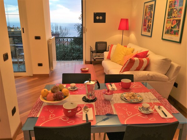 Apartment, 1 Bedroom | In-room dining
