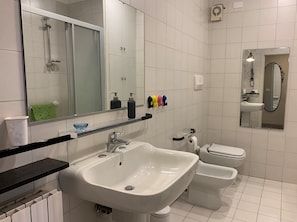 Apartment, 1 Bedroom | Bathroom