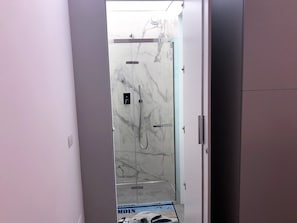 Bathroom shower - House Milla (Rome)