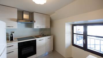 Apartment, 2 Bedrooms | Private kitchen